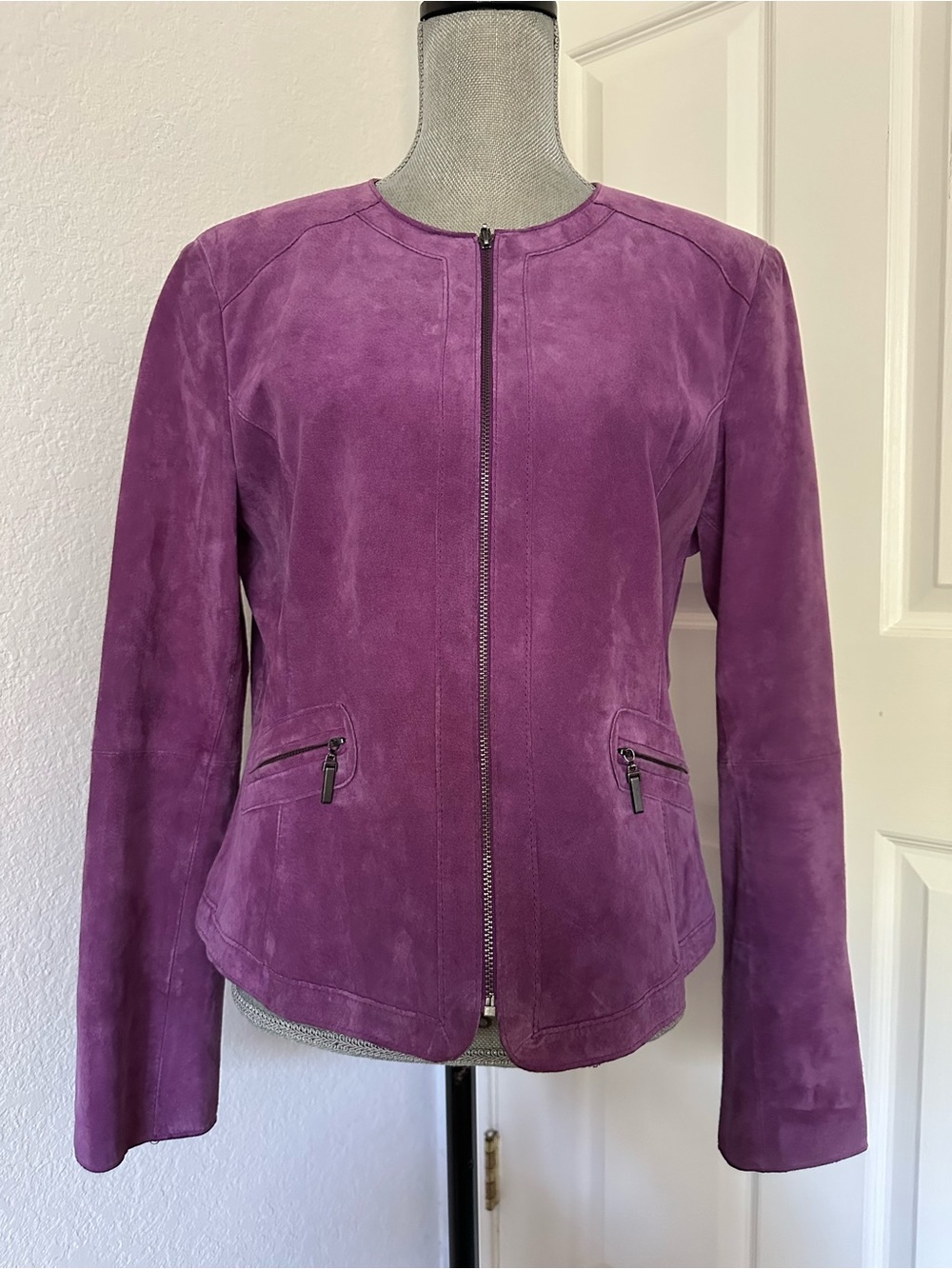 Jones New York women’s purple suede zip-up leather jacket size Large